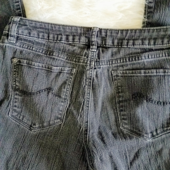 Apt. 9 boot cut jeans size 8 - Picture 2 of 5